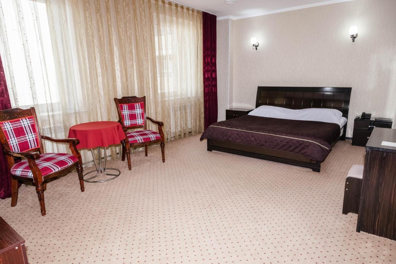 Golden Palace Актау Екстериор снимка